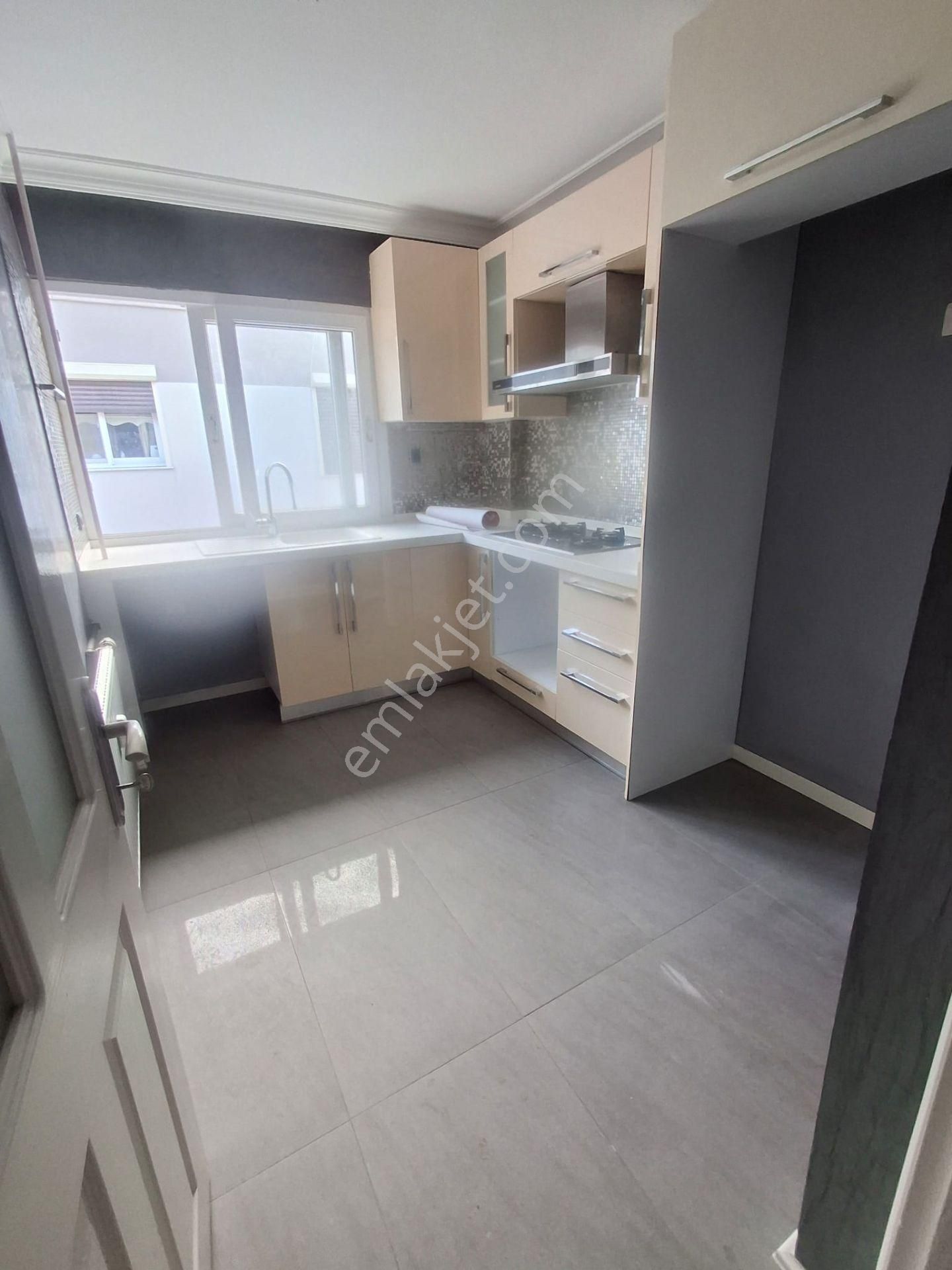 Karataş Lisesi Refüjlü Geniş Yolda Köşe K.mutfak D.gaz 3+1 - Görsel 19