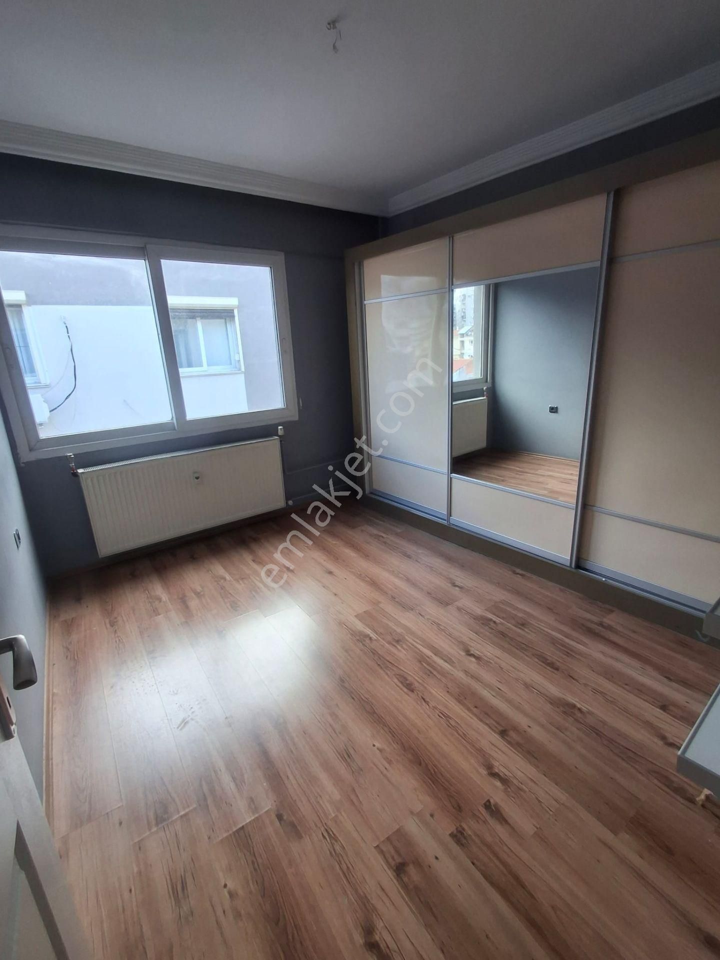 Karataş Lisesi Refüjlü Geniş Yolda Köşe K.mutfak D.gaz 3+1 - Görsel 26