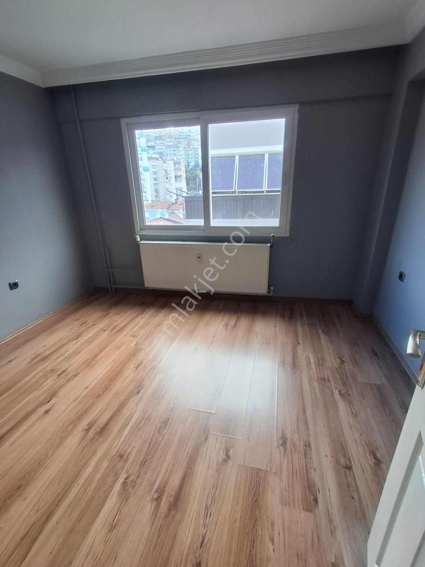 Karataş Lisesi Refüjlü Geniş Yolda Köşe K.mutfak D.gaz 3+1 - Görsel 28