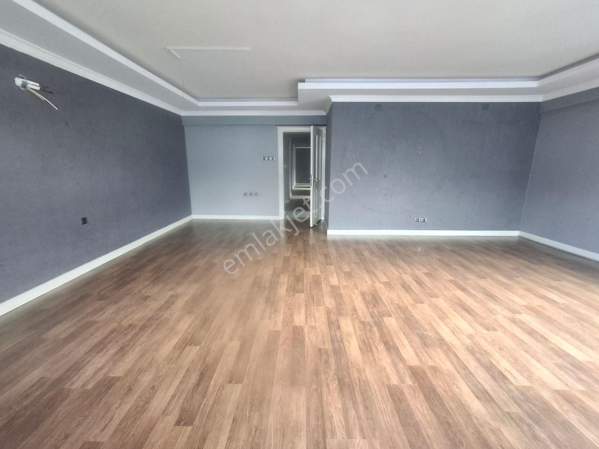 Karataş Lisesi Refüjlü Geniş Yolda Köşe K.mutfak D.gaz 3+1 - Görsel 15