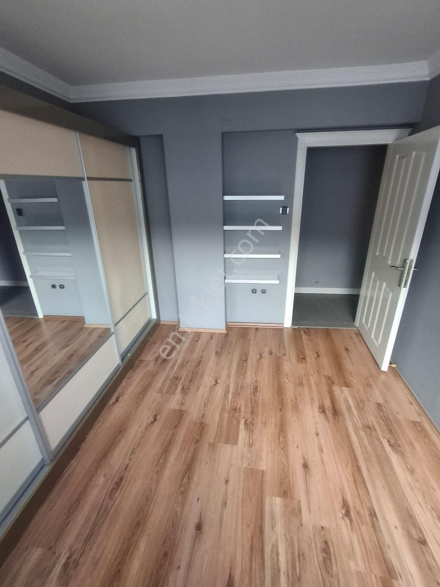 Karataş Lisesi Refüjlü Geniş Yolda Köşe K.mutfak D.gaz 3+1 - Görsel 25