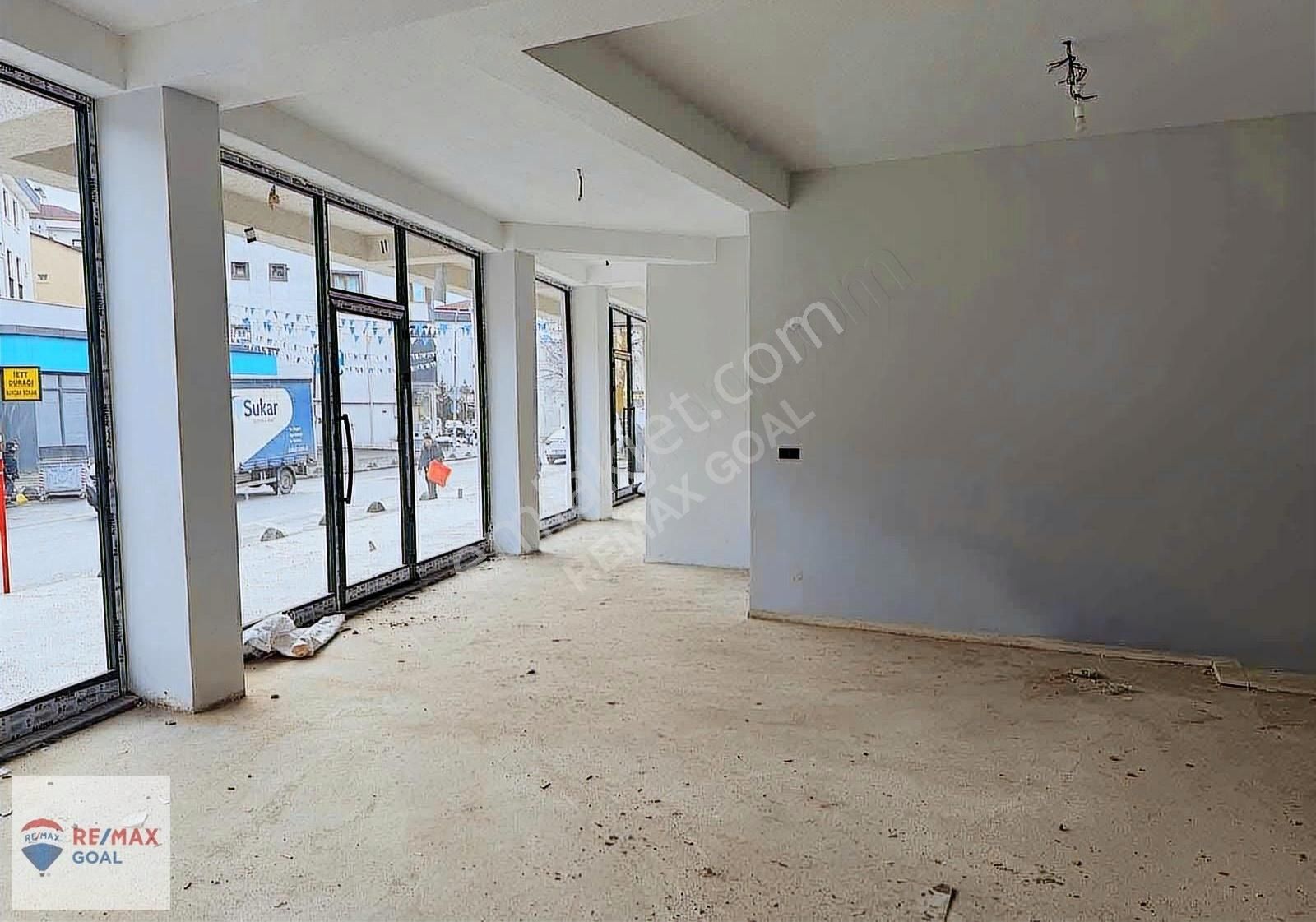 Çekmeköy Taşdelen'de Cadde Cepheli Yüksek Potansiyelli Dükkan - Görsel 13