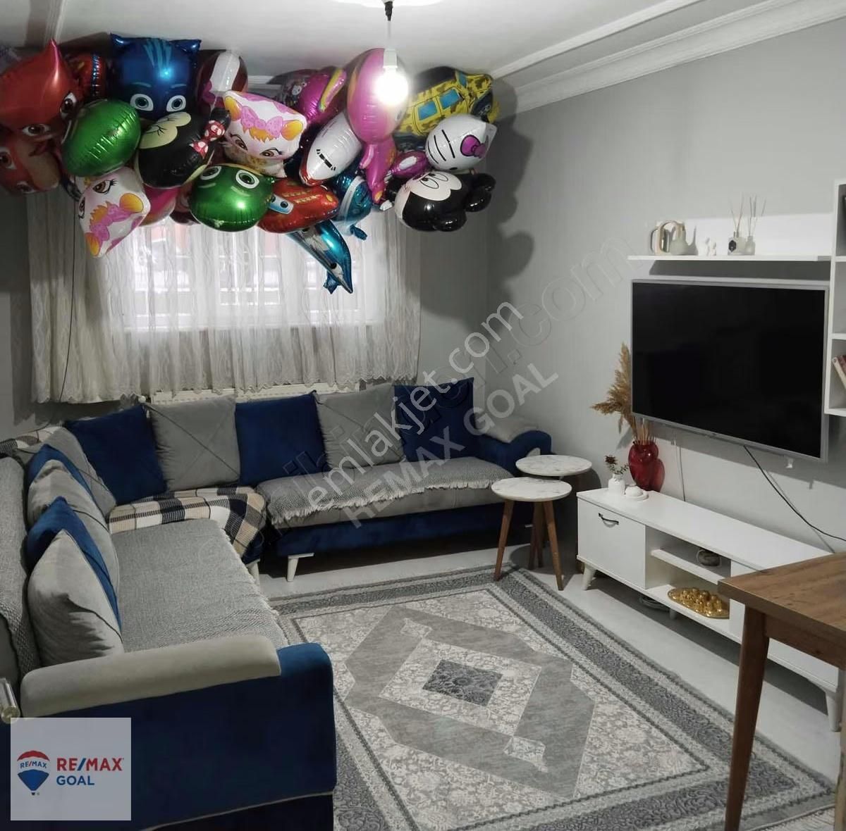 Zeytinburnu Yeşiltepe Mahallesinde Satılık 2+1 Daire