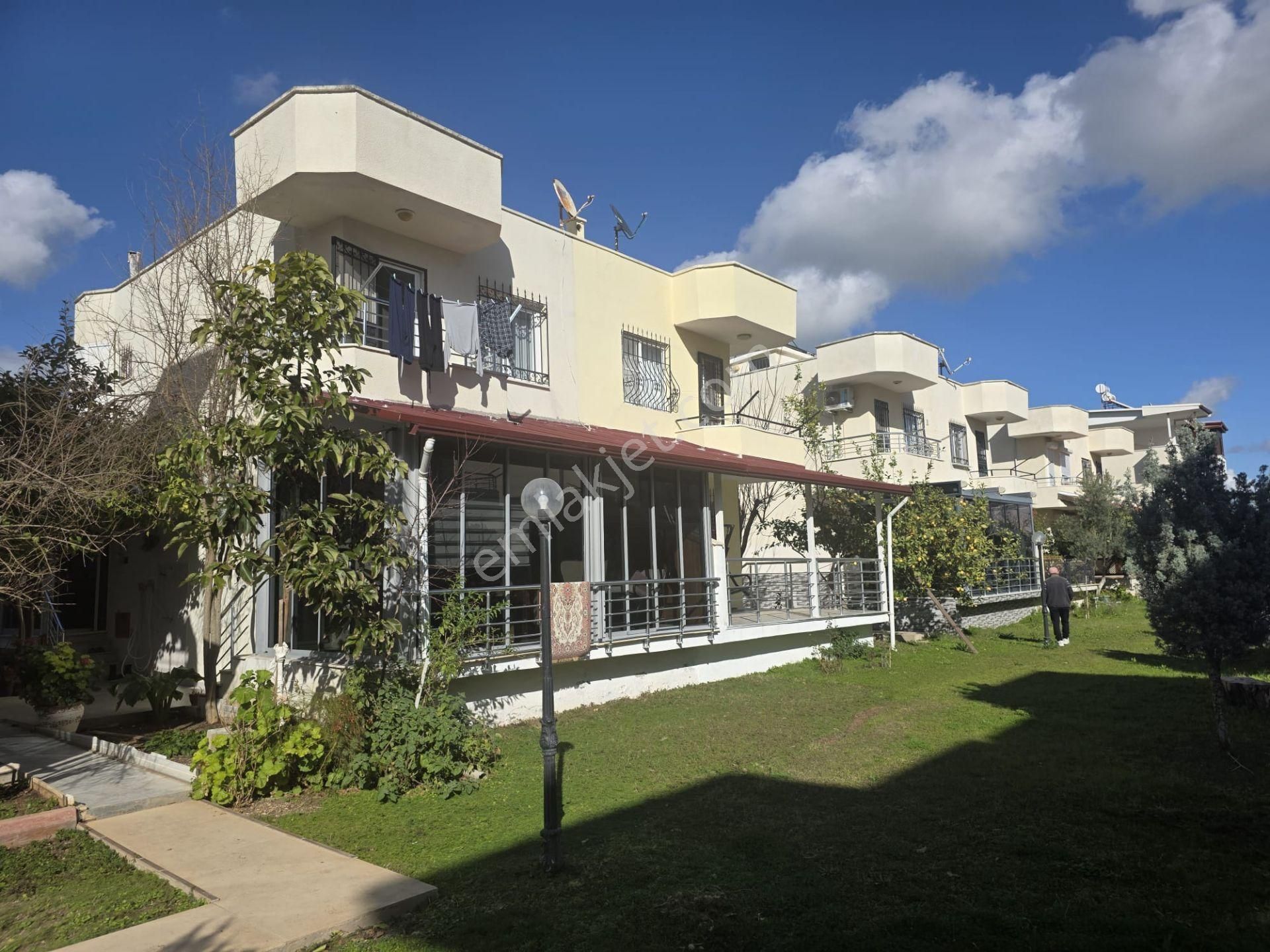 Didim Mavişehir Mahallesi Burcu Sitesinde 2+1 İkiz Villa