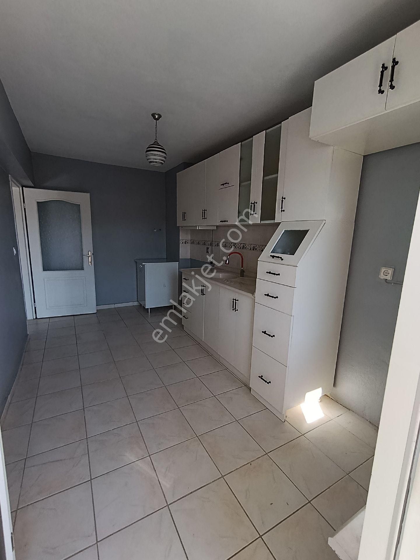 Okul Bölgesinde 3+1 Yaz Kış Kiralık Daire - Görsel 28