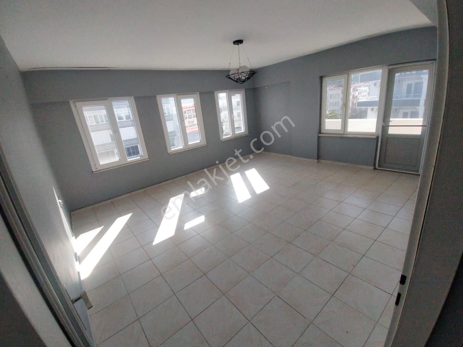 Okul Bölgesinde 3+1 Yaz Kış Kiralık Daire - Görsel 3