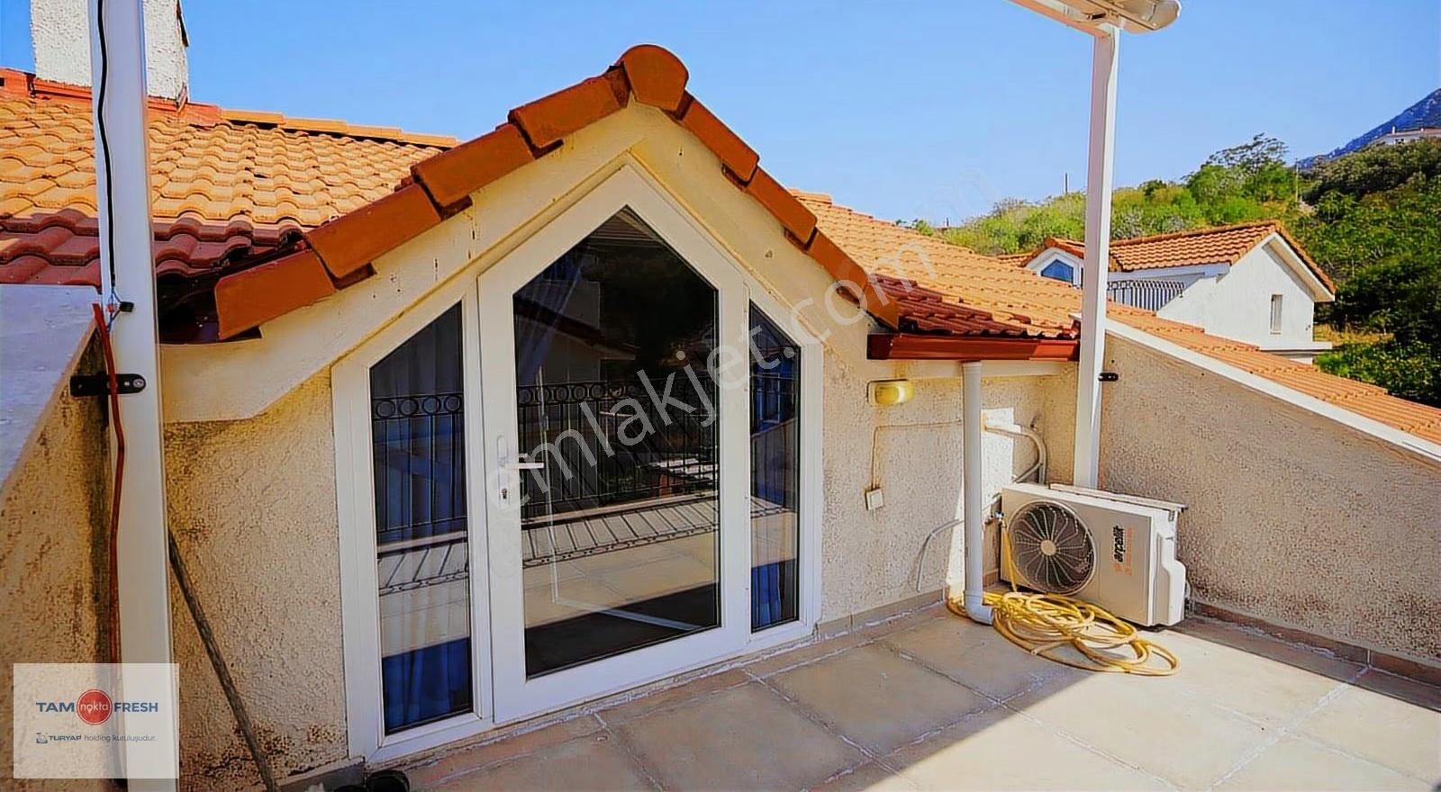 Karaburun Saip Mahallesinde Deniz Manzaralı 3+1 Tripleks Villa - Görsel 25