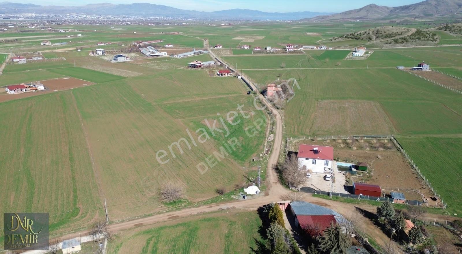 Germili'de Ana Yola Yakın 3027m² Yatırımlık Tarla - Görsel 8