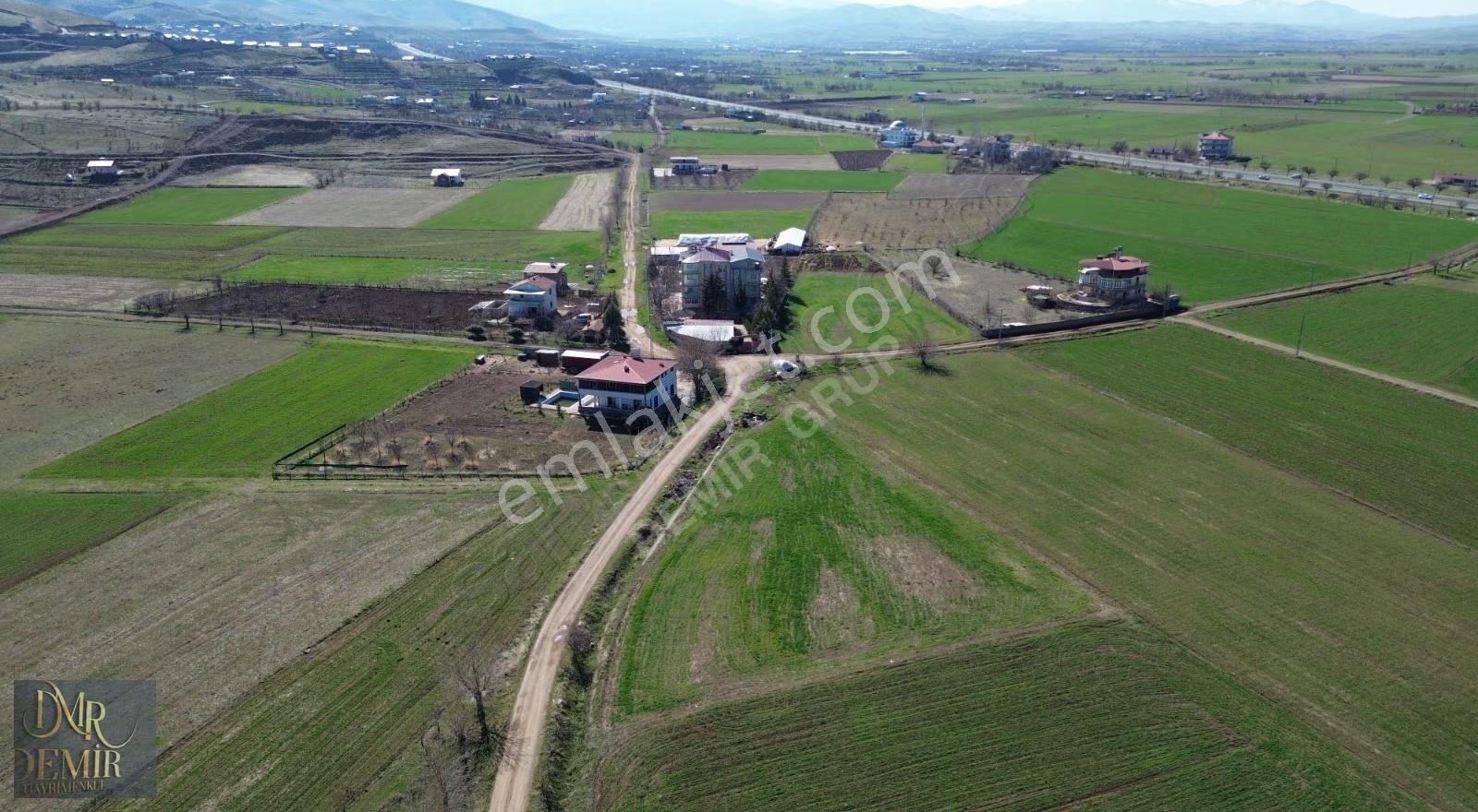Germili'de Ana Yola Yakın 3027m² Yatırımlık Tarla - Görsel 4