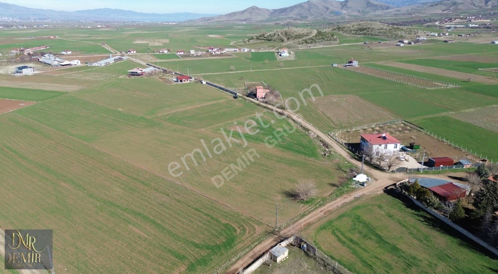 Germili'de Ana Yola Yakın 3027m² Yatırımlık Tarla - Görsel 7