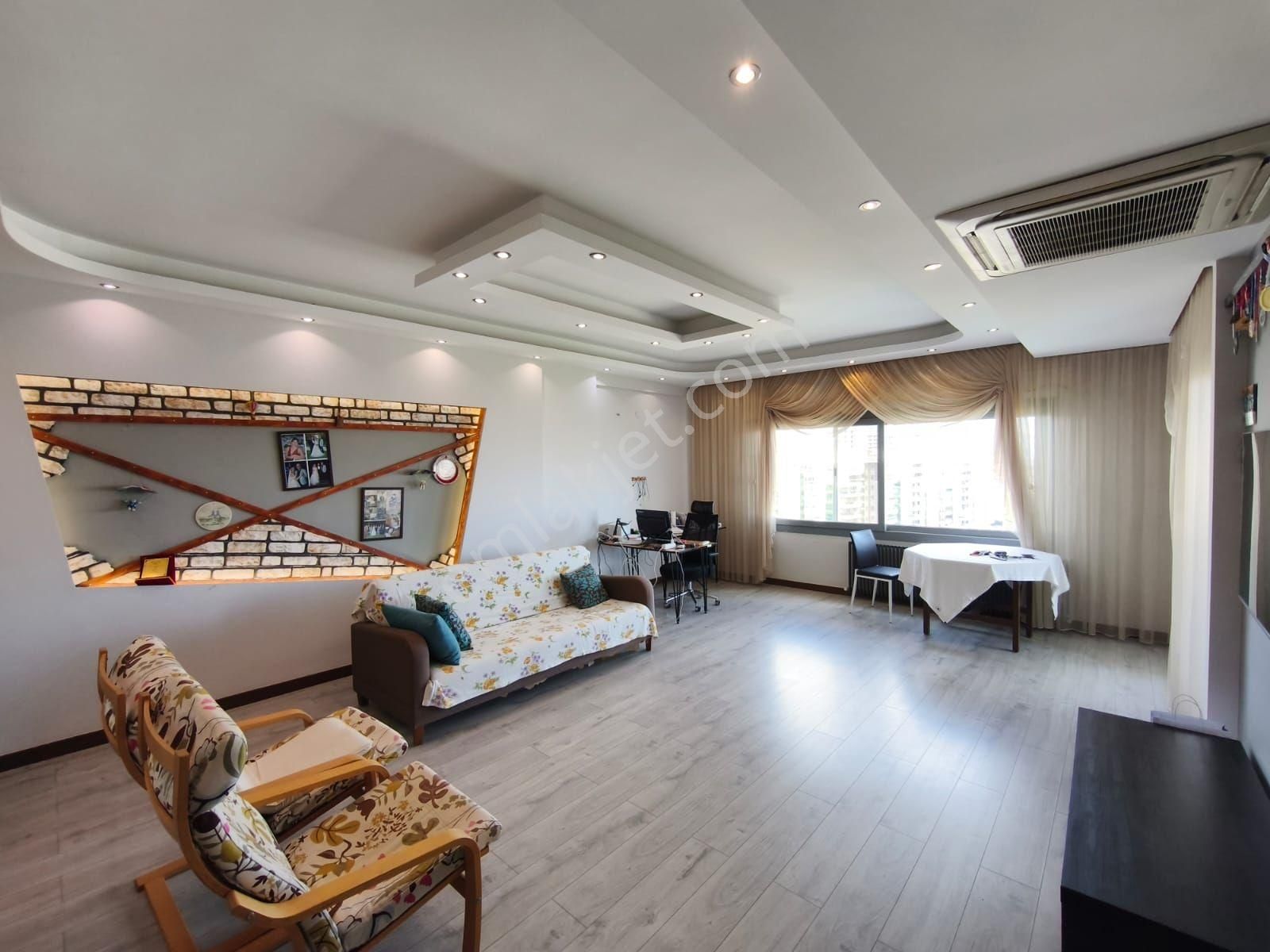 Manisa Yunusemre Güzelyurt Mh.3+1 Kapalı Mutfak Site İçi Satılık Daire