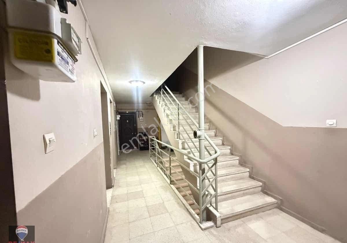 Bornova Evka 4 'te Asansörlü Doğalgazlı Kıralık 2+1 Daıre - Görsel 10