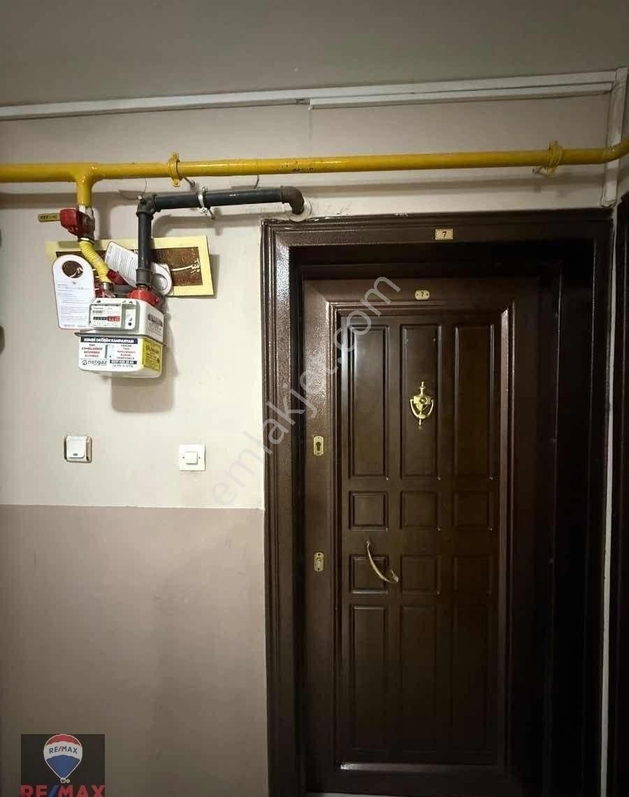 Bornova Evka 4 'te Asansörlü Doğalgazlı Kıralık 2+1 Daıre - Görsel 9