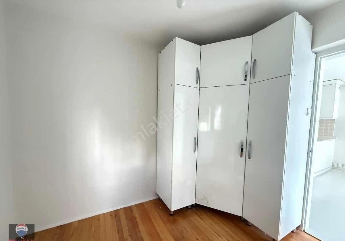 Bornova Evka 4 'te Asansörlü Doğalgazlı Kıralık 2+1 Daıre - Görsel 1