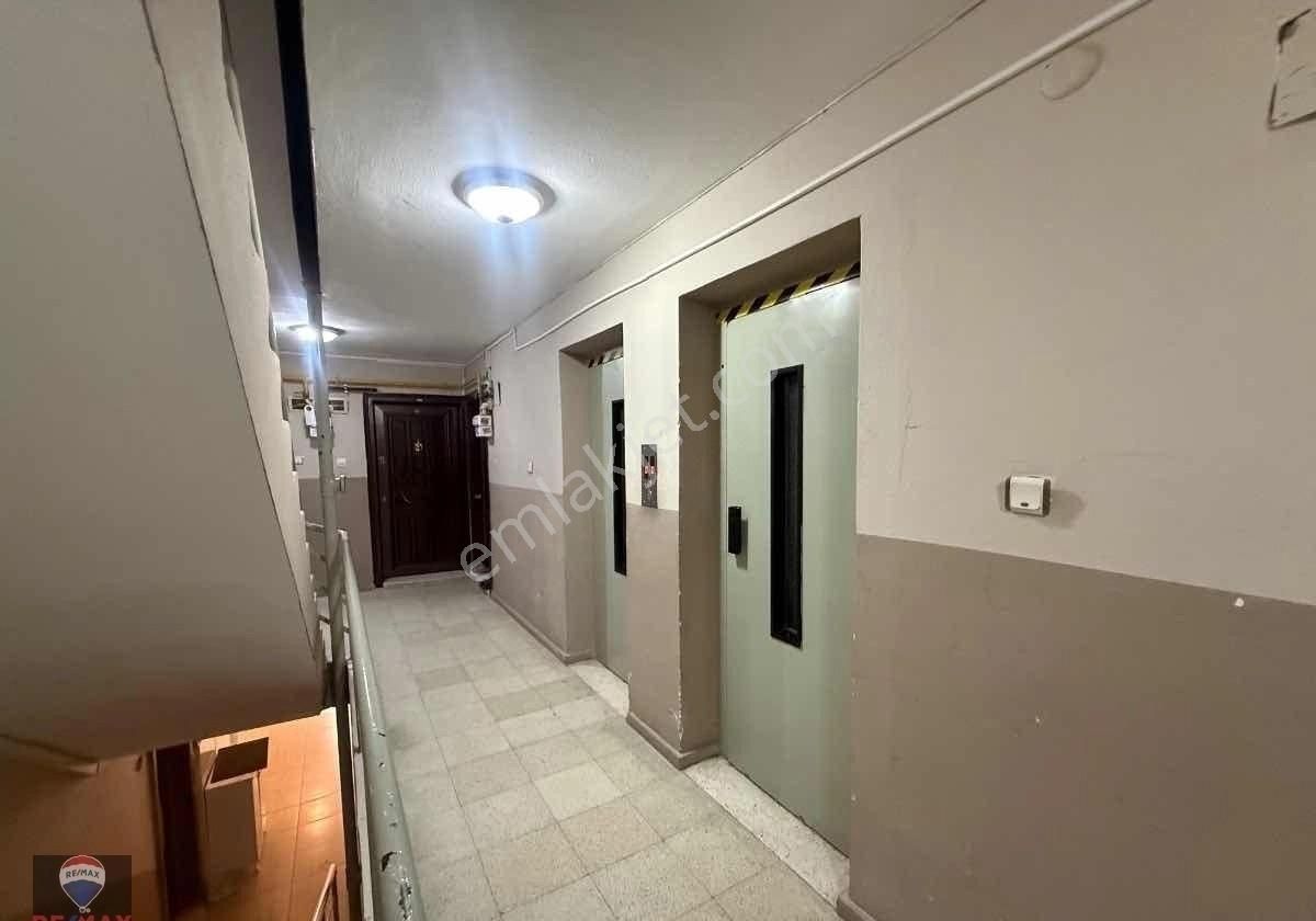 Bornova Evka 4 'te Asansörlü Doğalgazlı Kıralık 2+1 Daıre - Görsel 16