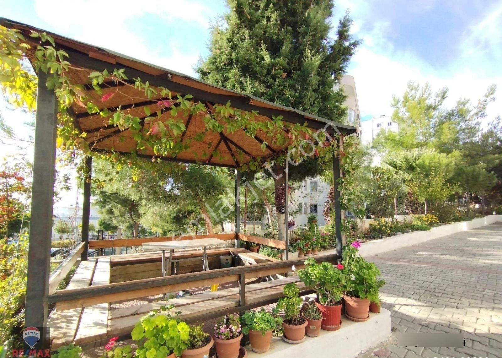 Bornova Evka 4 'te Asansörlü Doğalgazlı Kıralık 2+1 Daıre - Görsel 25