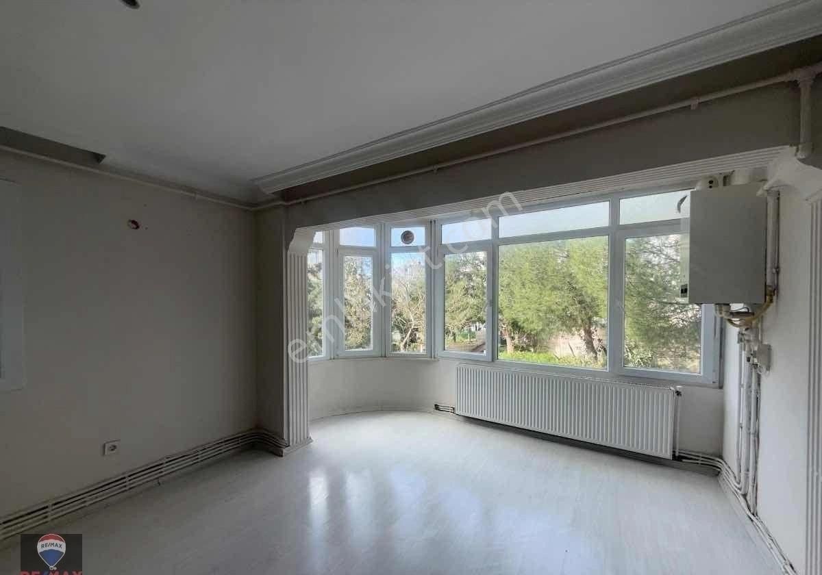 Bornova Evka 4 'te Asansörlü Doğalgazlı Kıralık 2+1 Daıre - Görsel 8