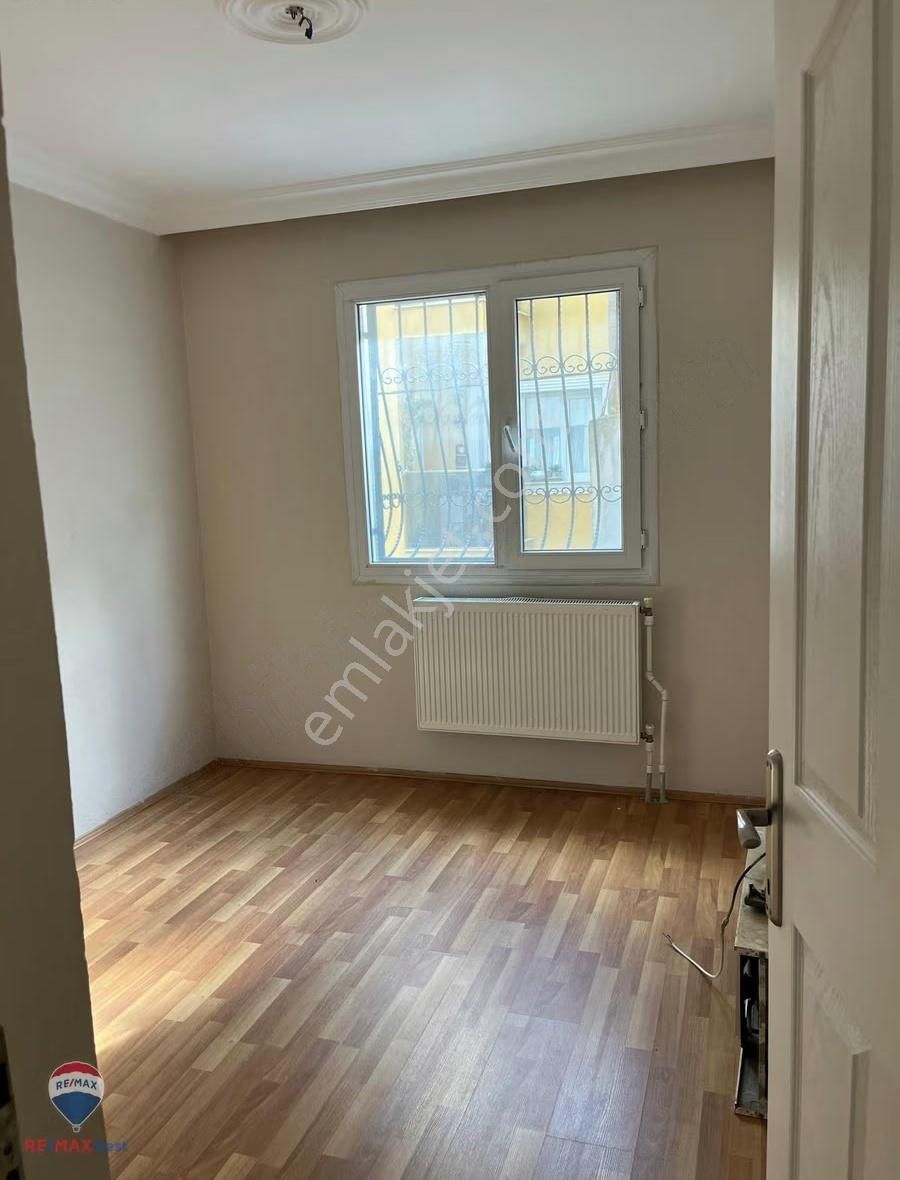 32 Bayraklı Adalet Mahallesi'nde Geniş 3+1 Kiralık Daire - Görsel 17