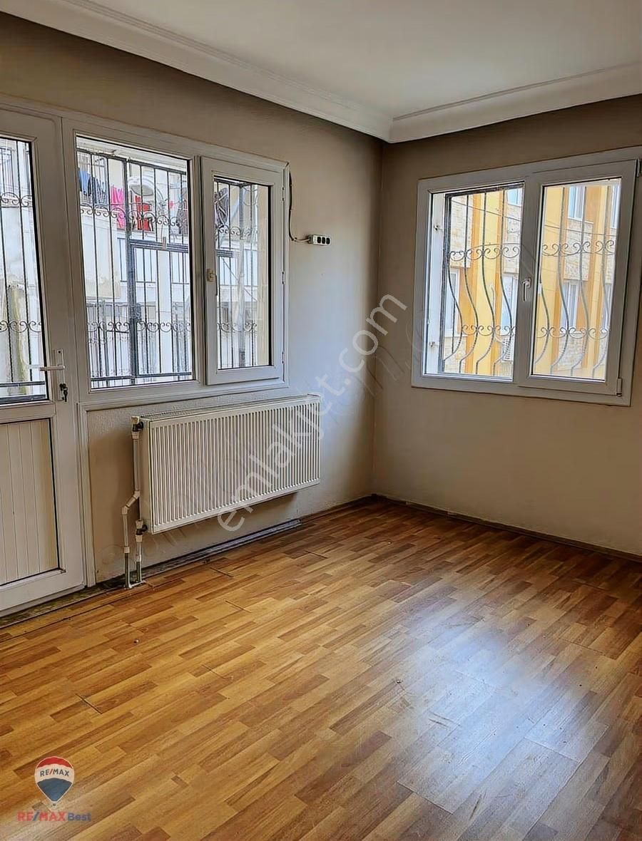32 Bayraklı Adalet Mahallesi'nde Geniş 3+1 Kiralık Daire - Görsel 16
