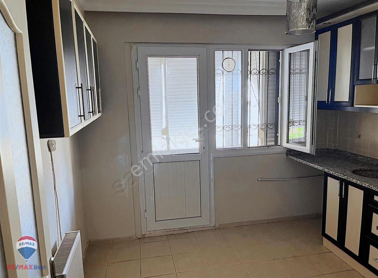32 Bayraklı Adalet Mahallesi'nde Geniş 3+1 Kiralık Daire - Görsel 12
