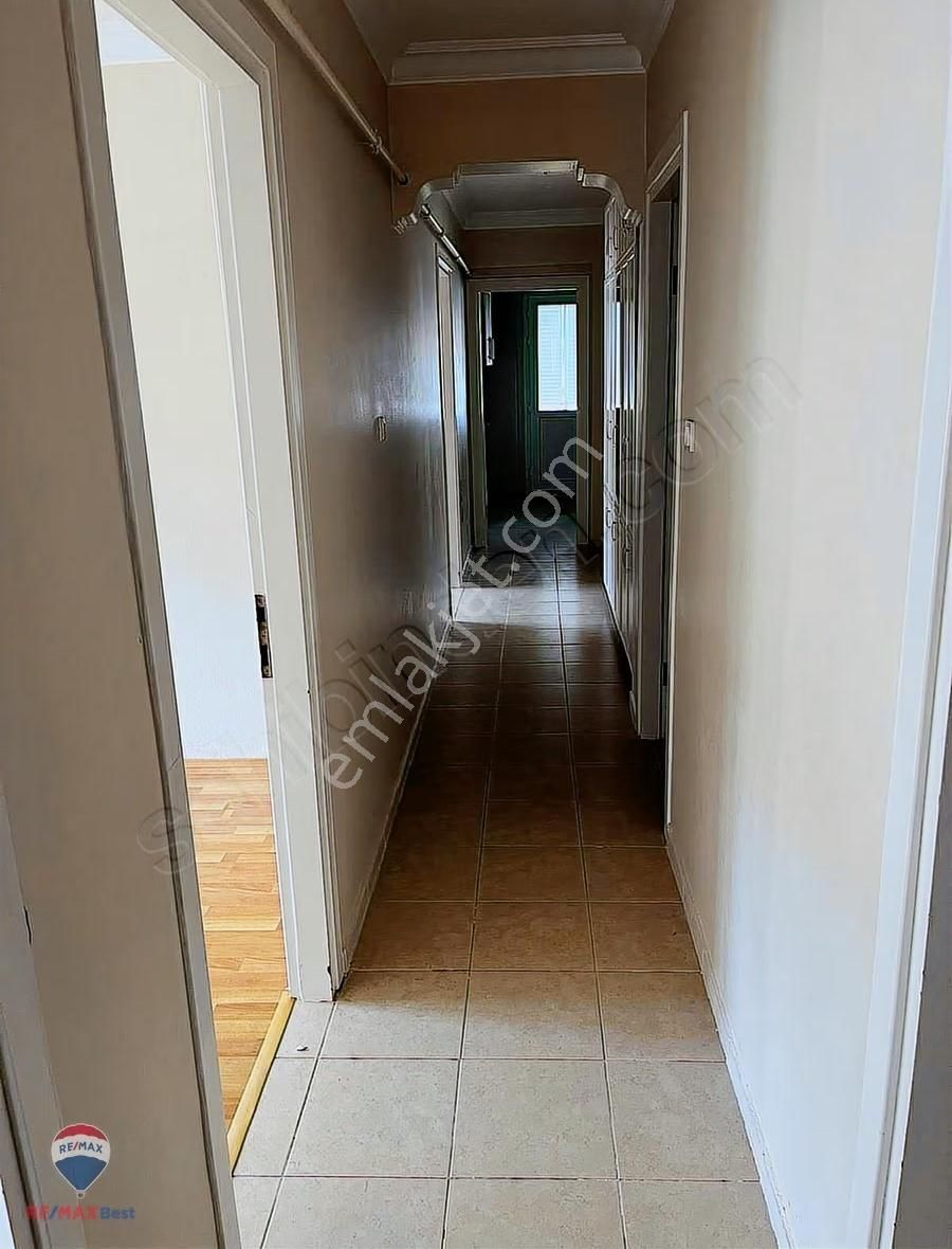 32 Bayraklı Adalet Mahallesi'nde Geniş 3+1 Kiralık Daire - Görsel 4