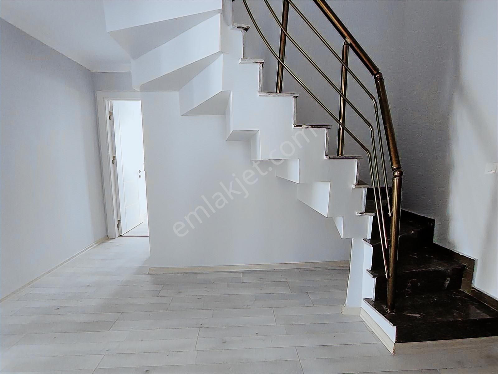 Çekmeköy Merkez Mahallesi'nde 5+1 Kiralık Dubleks Daire - Görsel 30