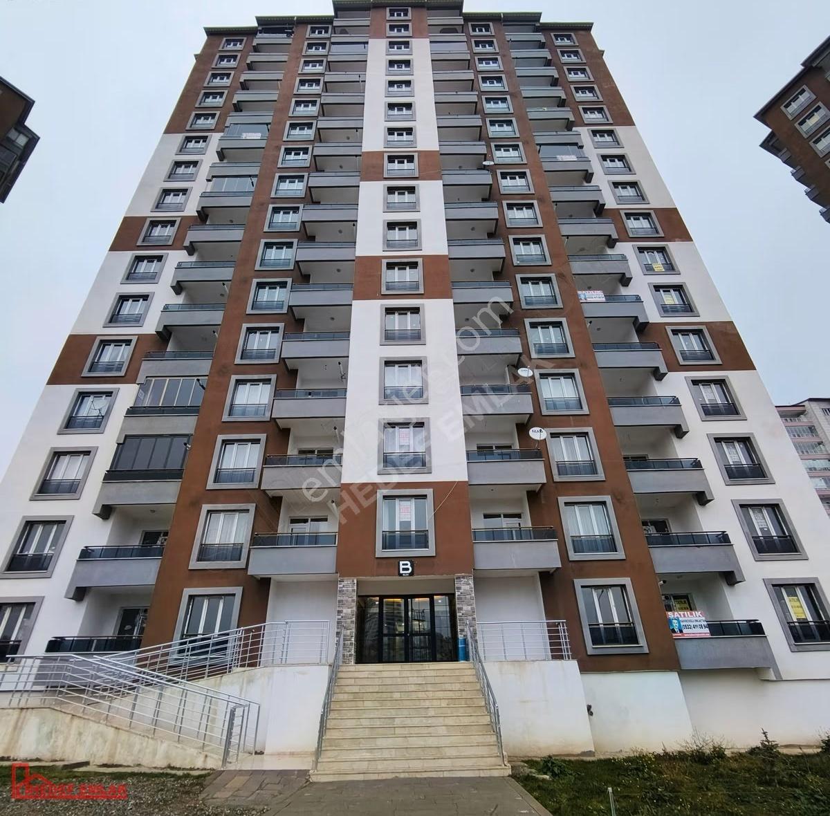 Hedef Emlaktan Fatihte Site İçerisinde Eşyalı Uygun 3+1 Daire
