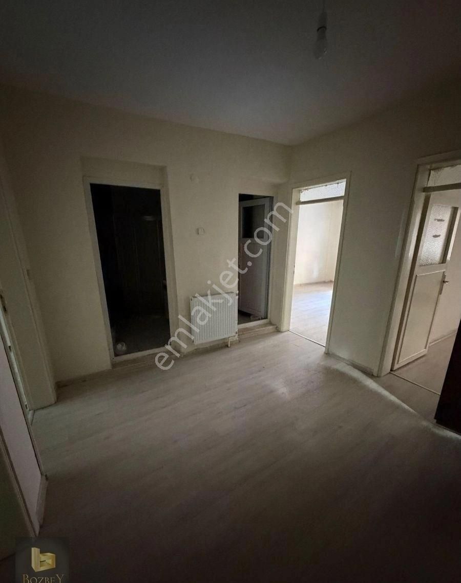 Buca Fırat Mah. 2+1 90 M2 Y.giriş Doğalgazlı Kiralık Daire