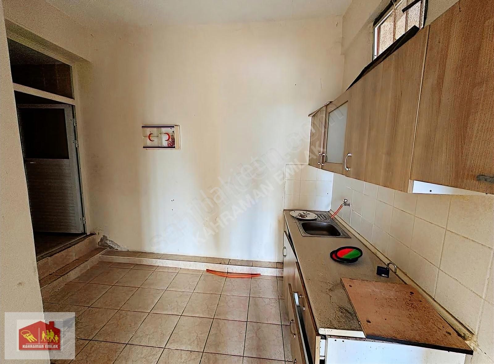 Kaynarca'da Marmaraya Sahile Çok Yakın Düz Giriş Dükkan - Görsel 2