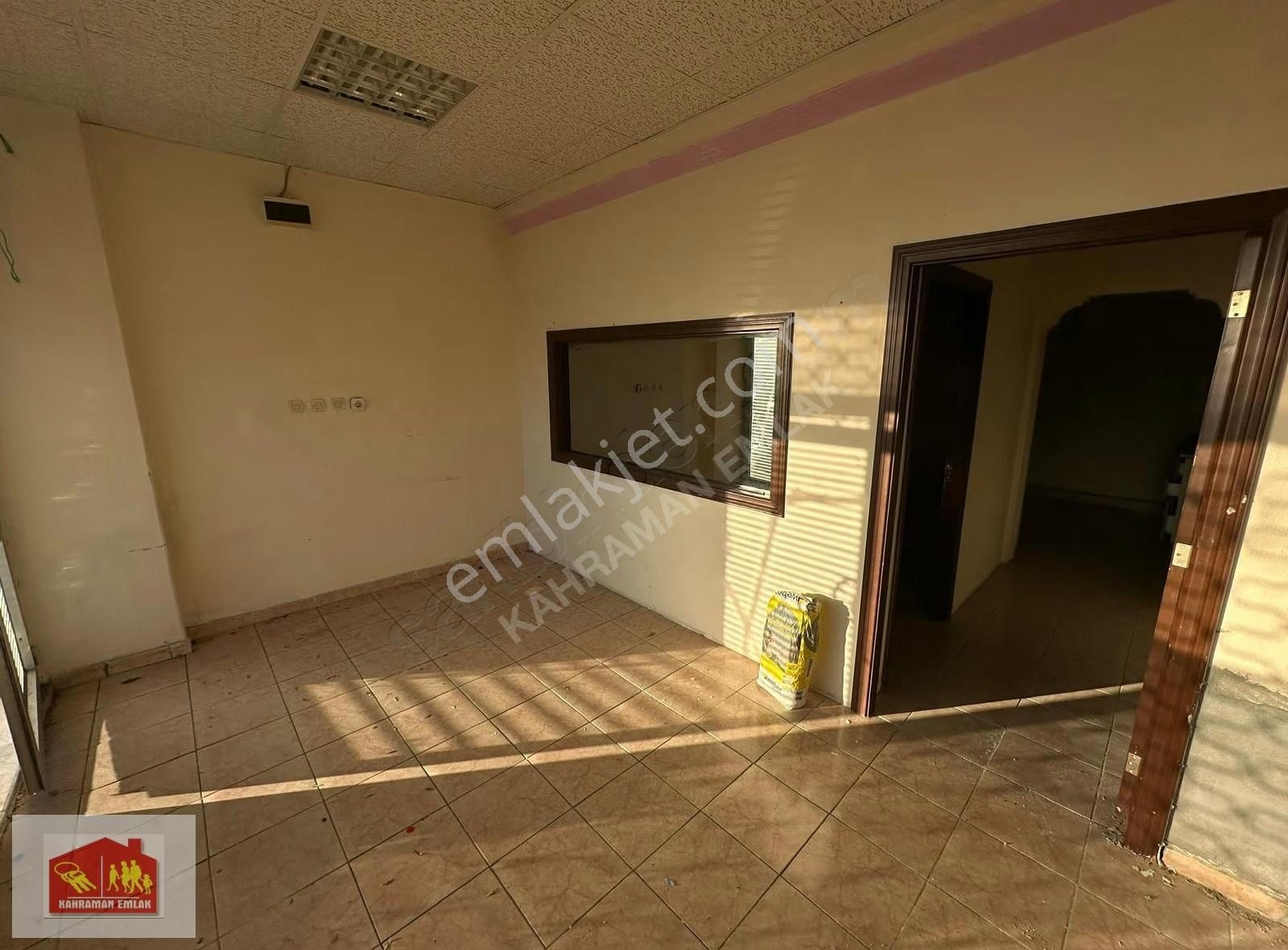 Kaynarca'da Marmaraya Sahile Çok Yakın Düz Giriş Dükkan - Görsel 5