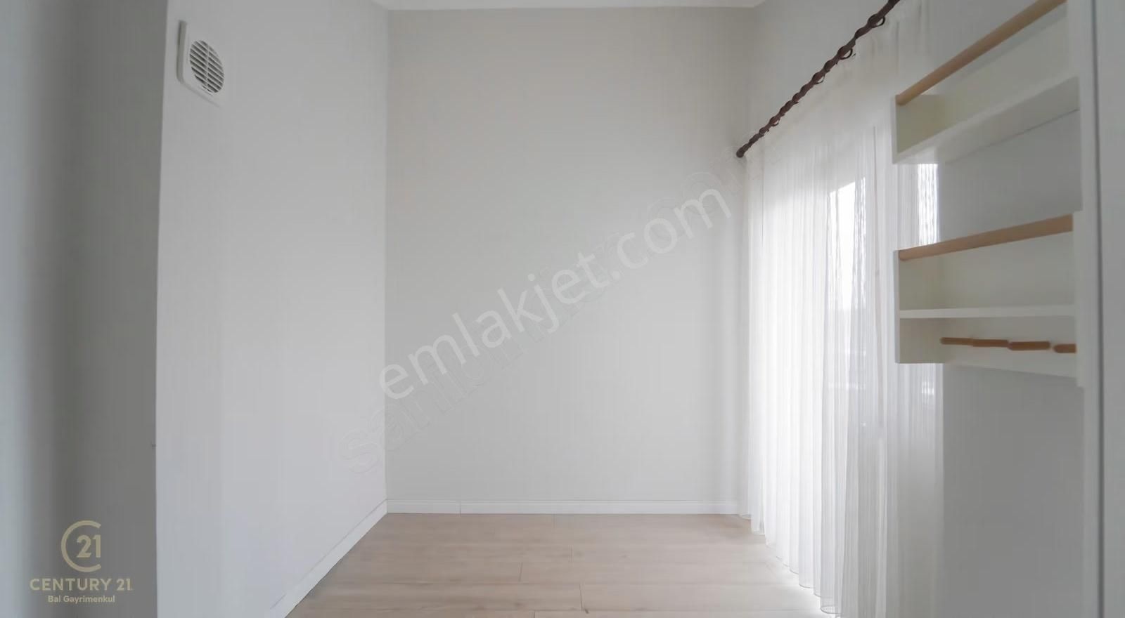 C21 Bal'dan 1.sakarya Mah. Manzaralı-teraslı Kullanışlı 2+1