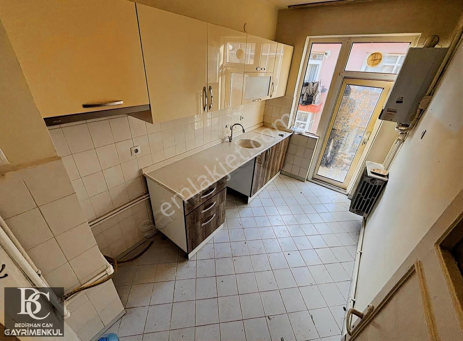 Bedirhan'dan Geniş M2 3+1 2 Balkonlu Merkezi Konumda Daire!!!!!!