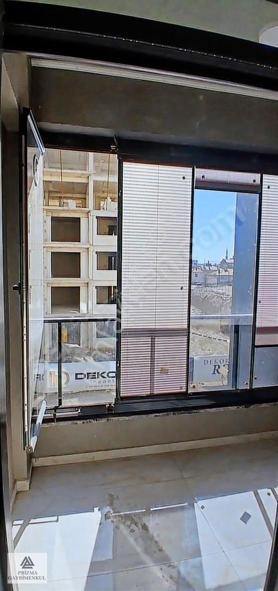 Ahmet Özcan Caddesinde Kiralık 4+1 Daire Sıfır Arakat - Görsel 5