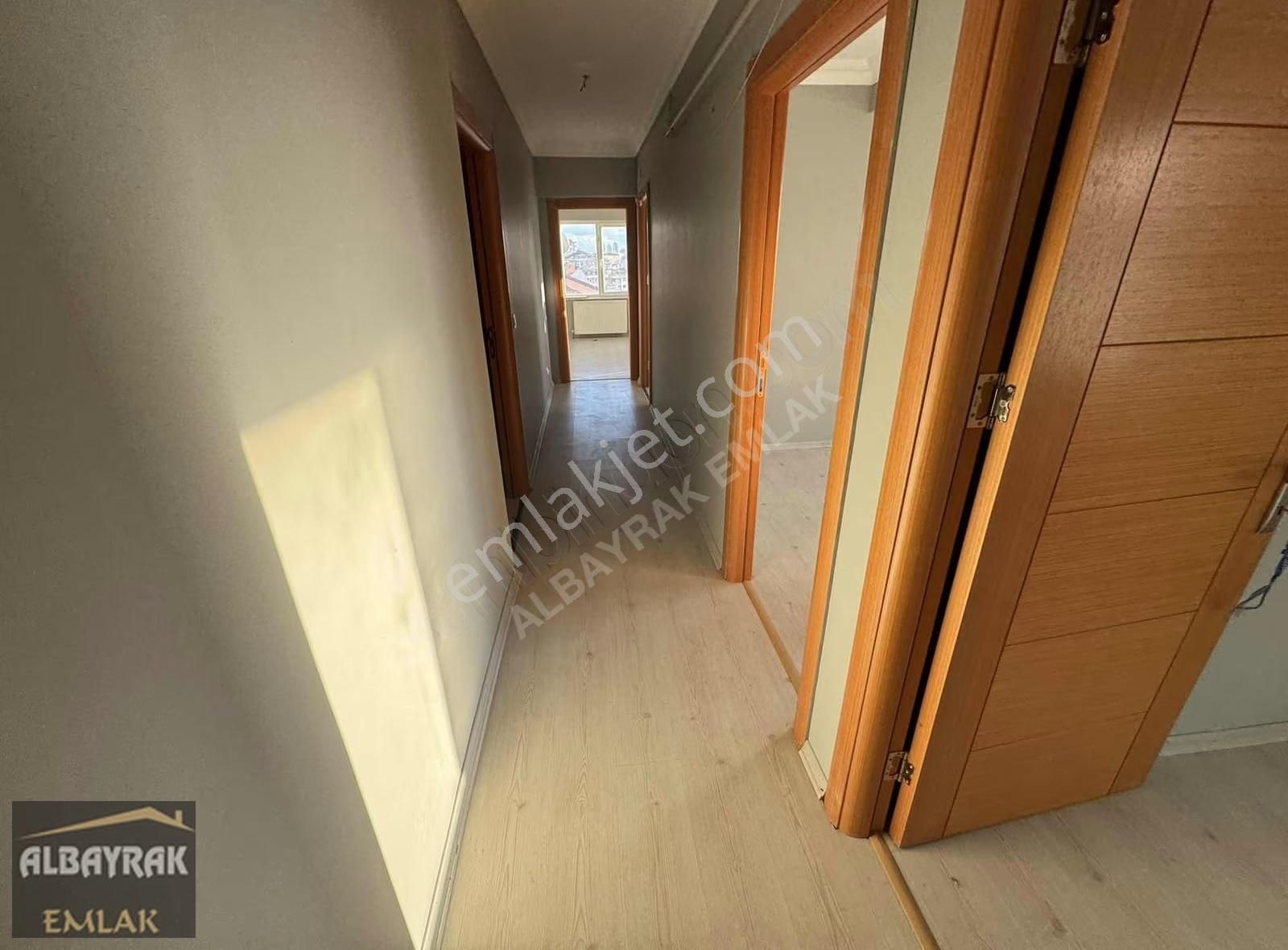 Albayrak Emlaktan Ara Kat Sıte İçersinde Daire - Görsel 19