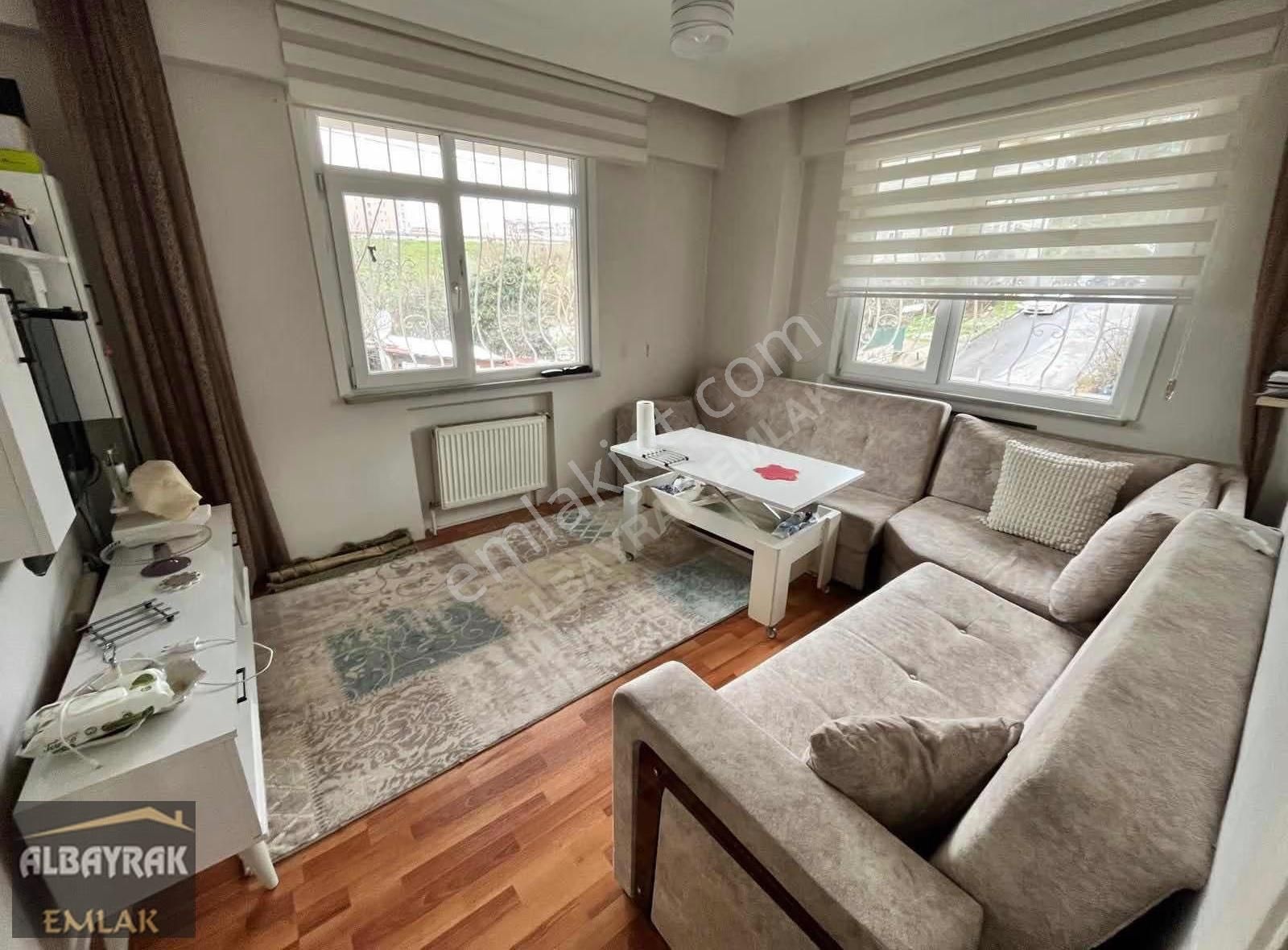Albayrak Emlak'tan İkbal Caddesine Yakın 1.katta Ön Cephe 2+1