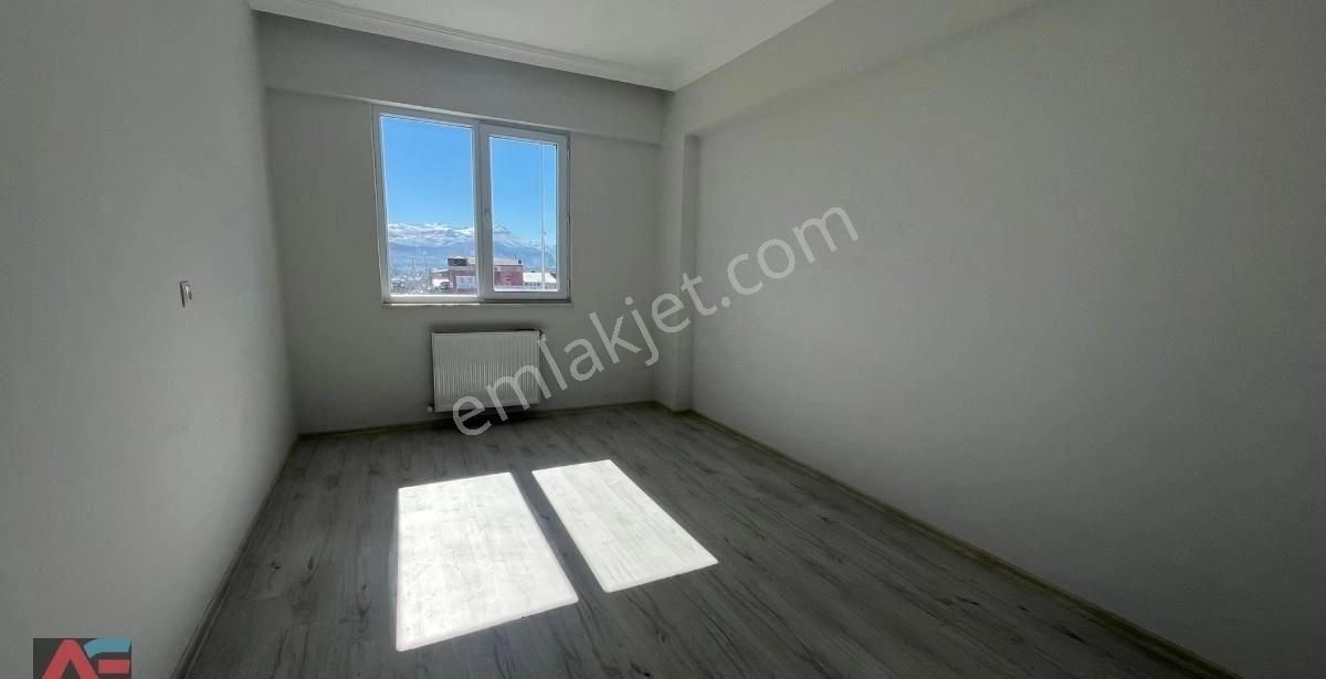 Sanayi Üstünde Güney Cephe 3+1 Sıfır Kiralık Daire - Görsel 4