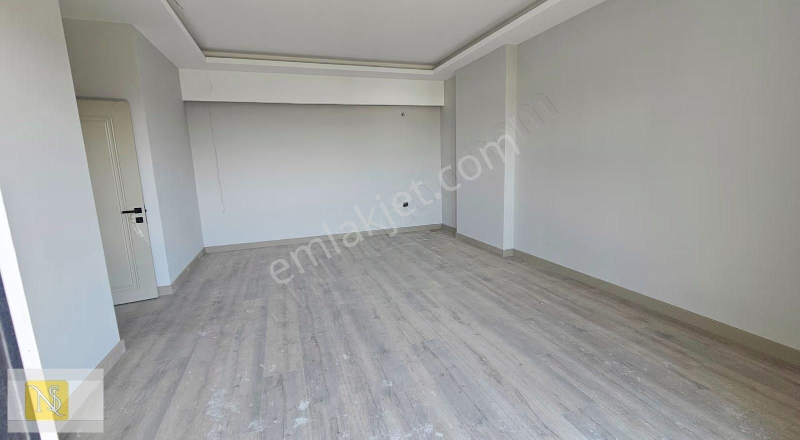 Nş Hakan Dan Satılık 2+1 Salon Mutfak Ayrı - Görsel 3