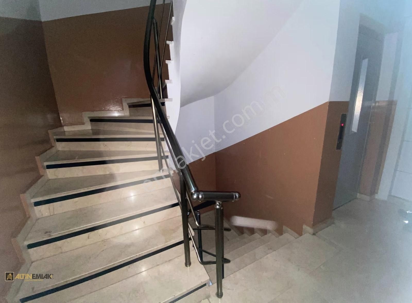 Şehit Ali Karahan Caddesi -köşe Binada- Asansörlü Kilerli 2+1 - Görsel 9