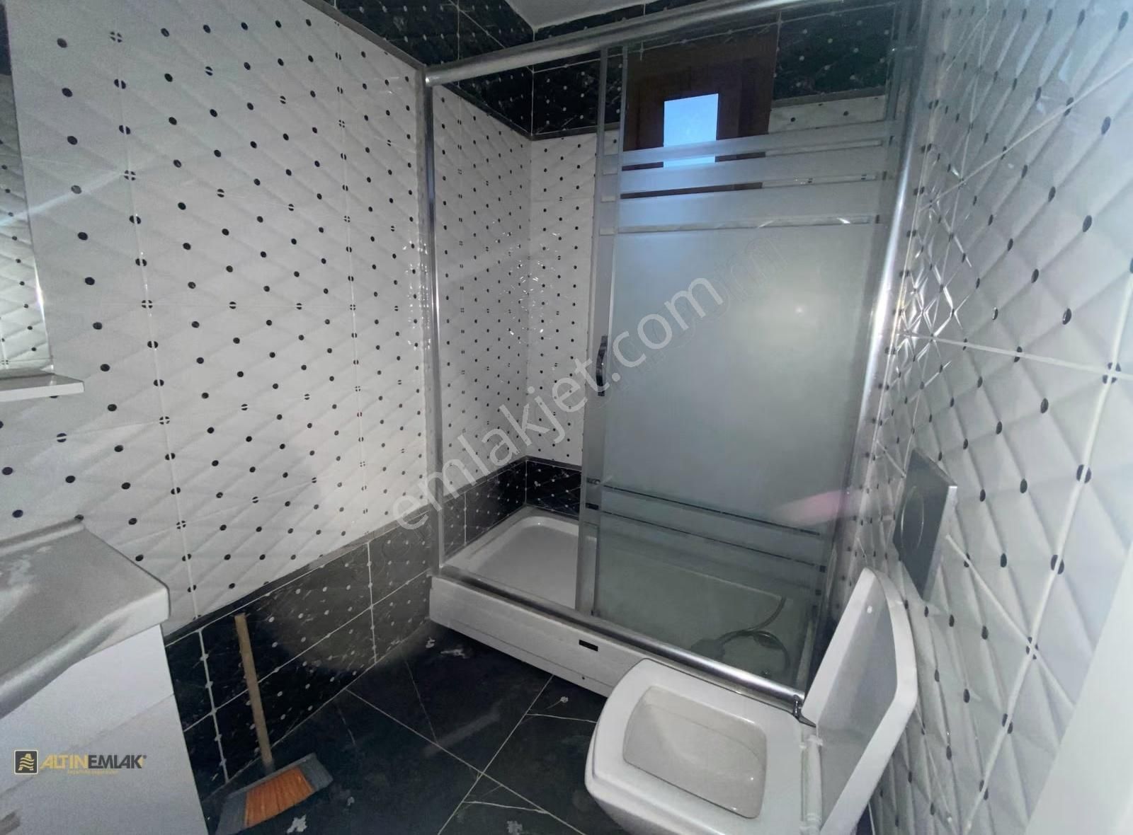 Şehit Ali Karahan Caddesi -köşe Binada- Asansörlü Kilerli 2+1 - Görsel 8