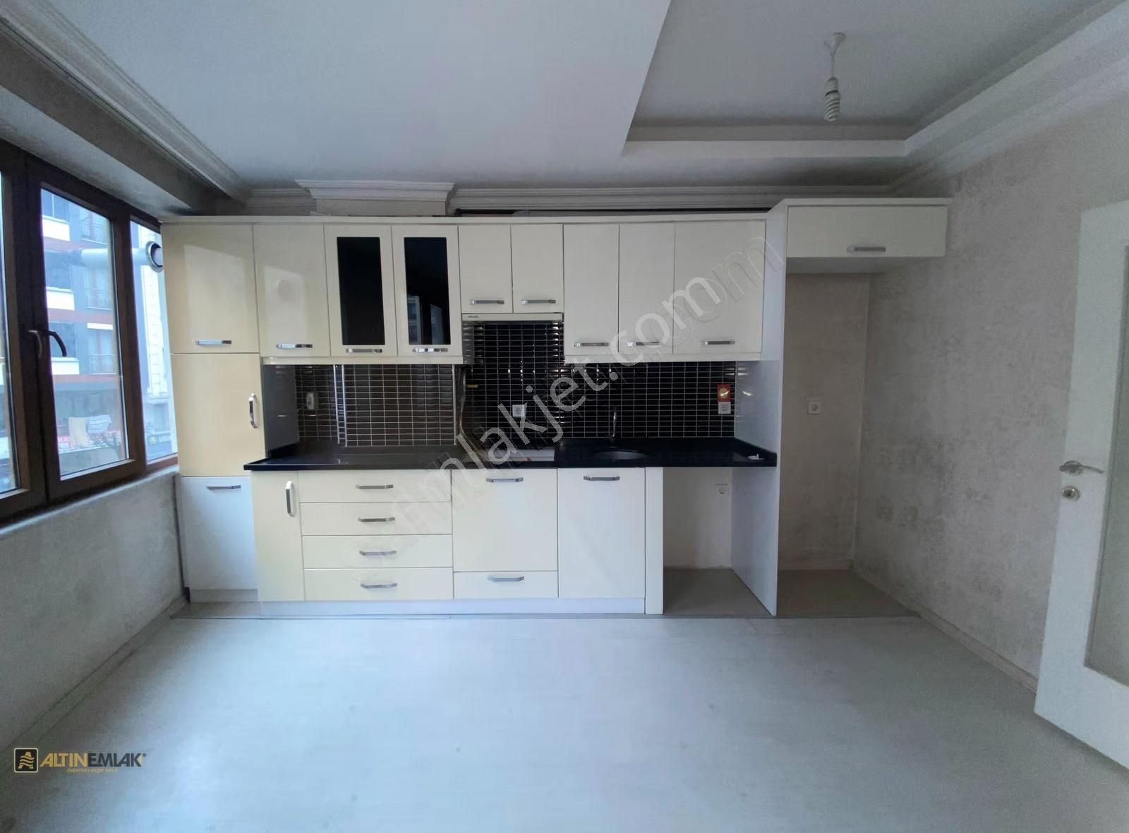 Şehit Ali Karahan Caddesi -köşe Binada- Asansörlü Kilerli 2+1 - Görsel 35