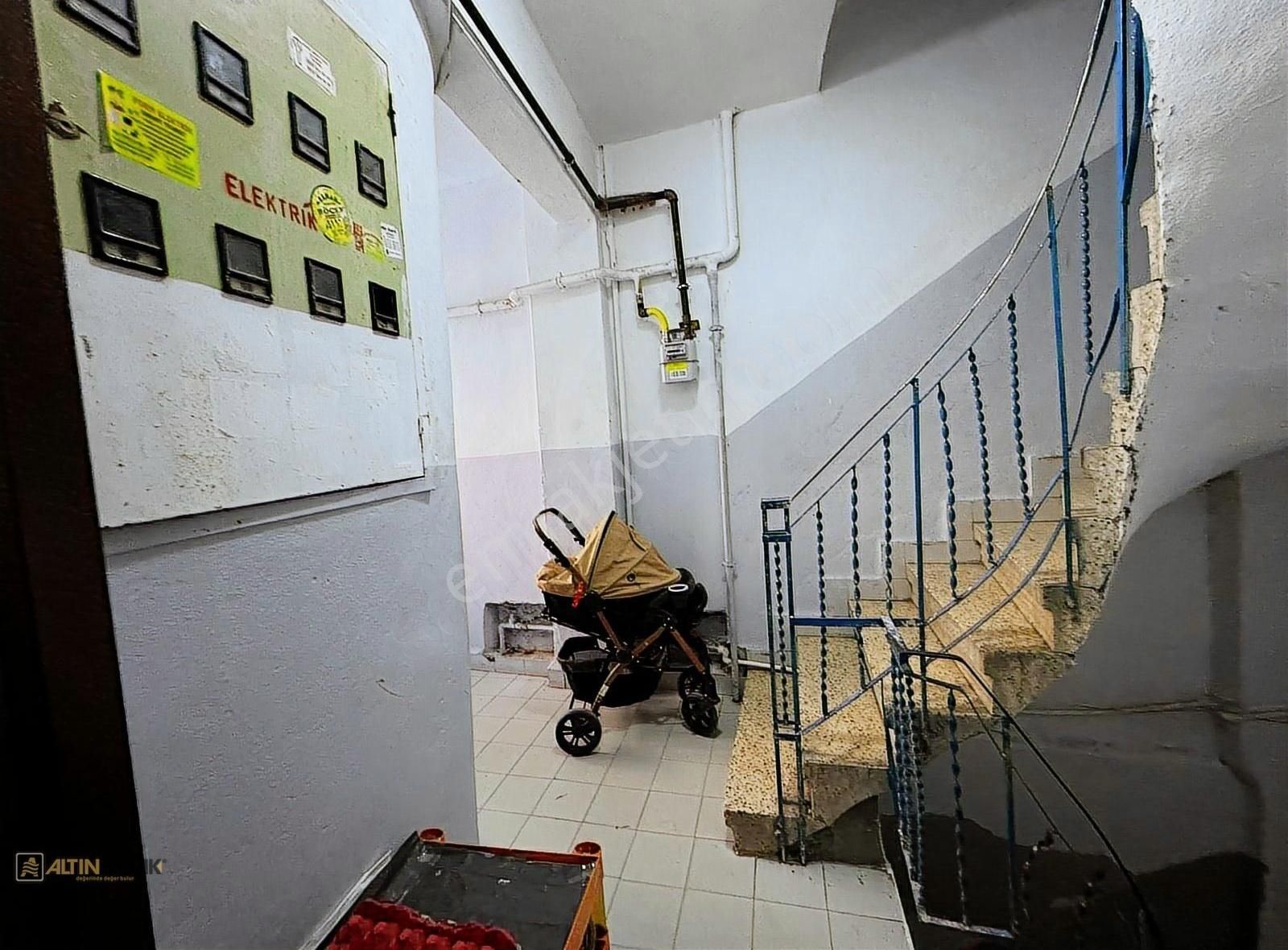 İçi Yenilenmiş Yatırımlık 2+1 Daire - Görsel 33