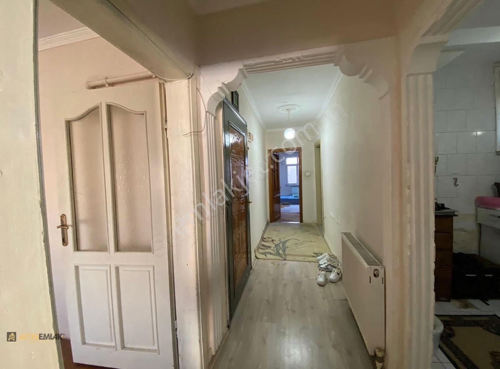 Küçükçekmece Mehmet Akif Mah. Merkezi Konumda Satılık 2+1 Daire - Görsel 9