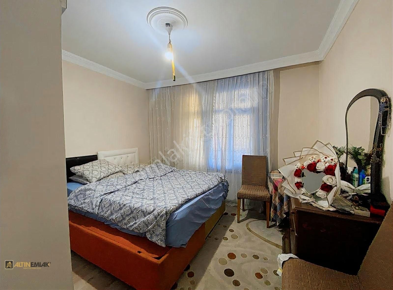 Küçükçekmece Mehmet Akif Mah. Merkezi Konumda Satılık 2+1 Daire - Görsel 4