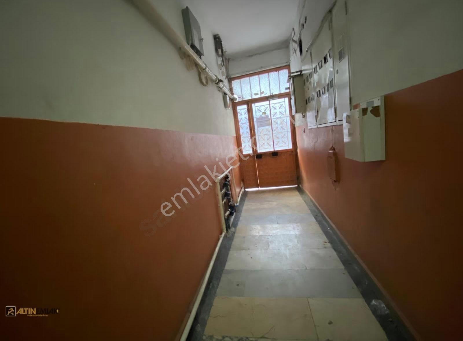 Küçükçekmece Mehmet Akif Mah. Merkezi Konumda Satılık 2+1 Daire - Görsel 24