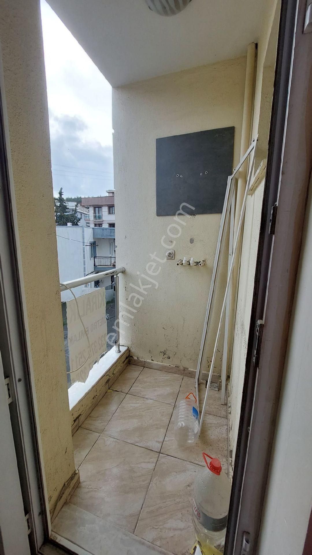 Buca Kuruçeşme 1+1 Ara Kat Balkonlu - Görsel 4