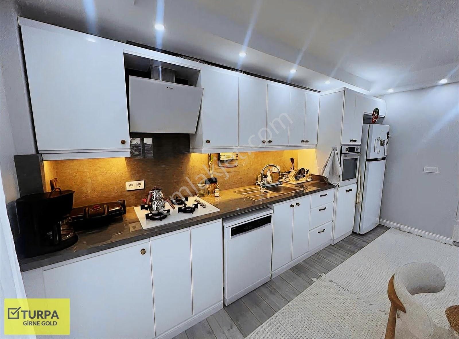 Çiğli Balatçık 4 Cephe Şehir Manzara İçi Yapılı Katda Tek Daire