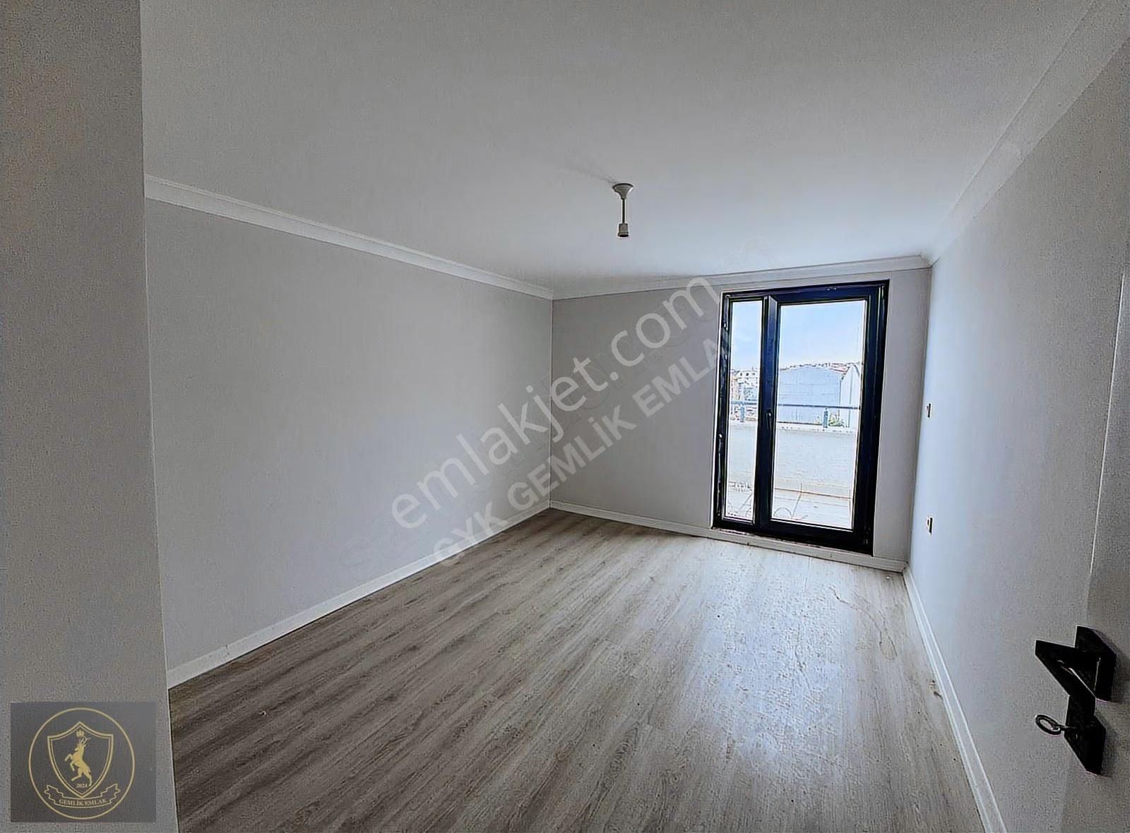 Gemlik Emlaktan Fırsat Daire Asansörlü Binada 3+1 Dubleks - Görsel 8