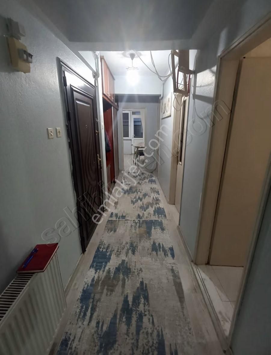 Burhaniye'de Çok Merkezi Konumda Uygun Fiyatlı Ayrı Mutfak 2+1 - Görsel 2