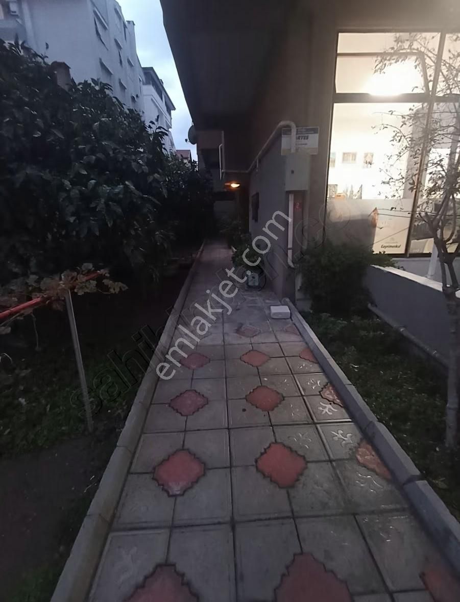 Burhaniye'de Çok Merkezi Konumda Uygun Fiyatlı Ayrı Mutfak 2+1 - Görsel 15