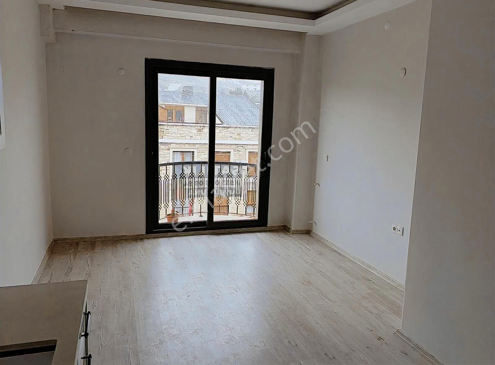 Foça Haciveli'de Tam Merkezde Asansörlü 2+1 Dubleks Daire - Görsel 24